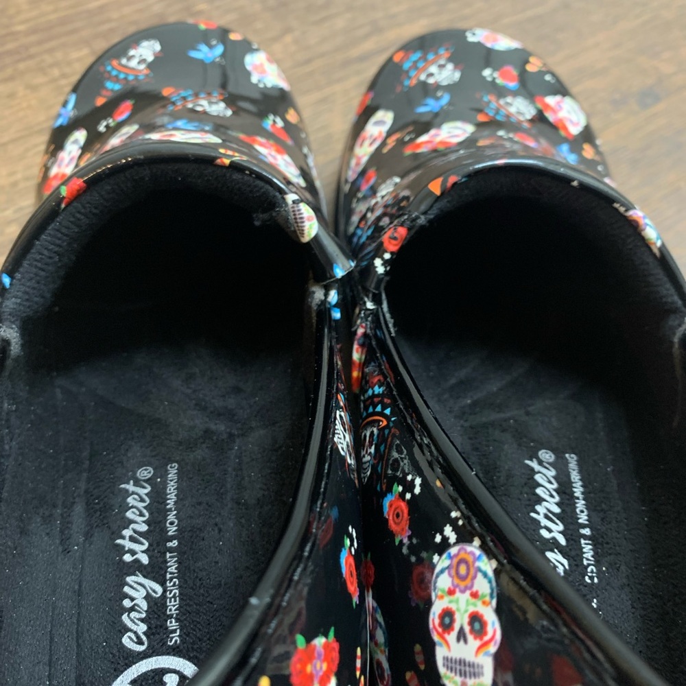 Easy Street Easy Works Laurie Day Of The Death Work Or Nurse Clogs Sugar Skulls - Picture 9 of 14